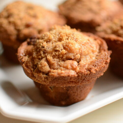 the perfect apple crumb muffin