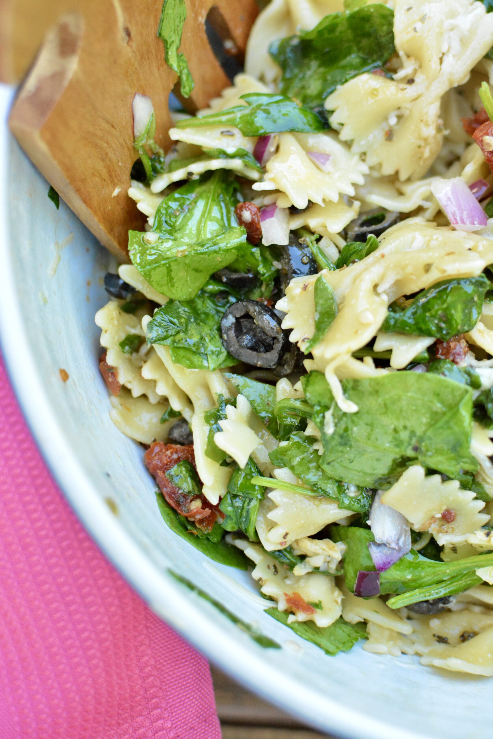 Bowtie Pasta Salad with Spinach and Sundried Tomatoes